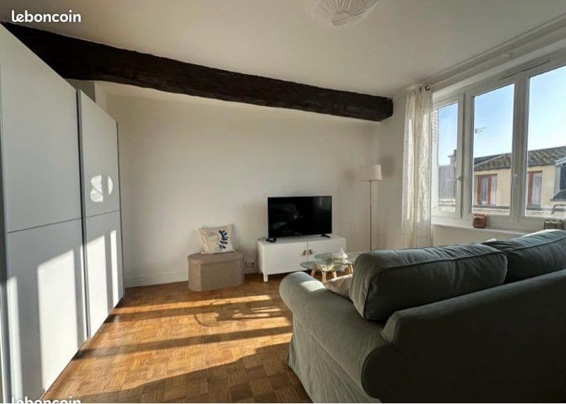 Grand studio à louer