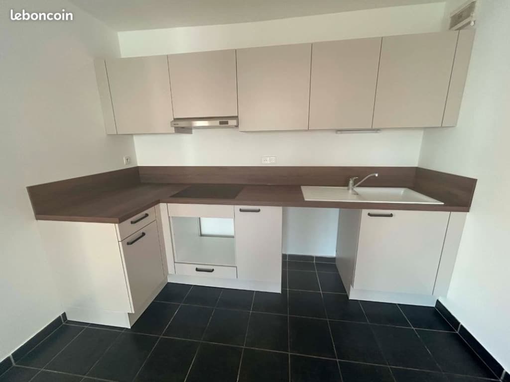 Location appartement non meublé t3