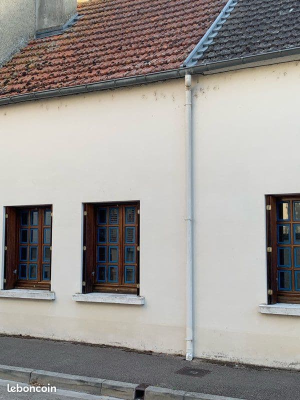 Maison, 71 m² avec cour et dépendance