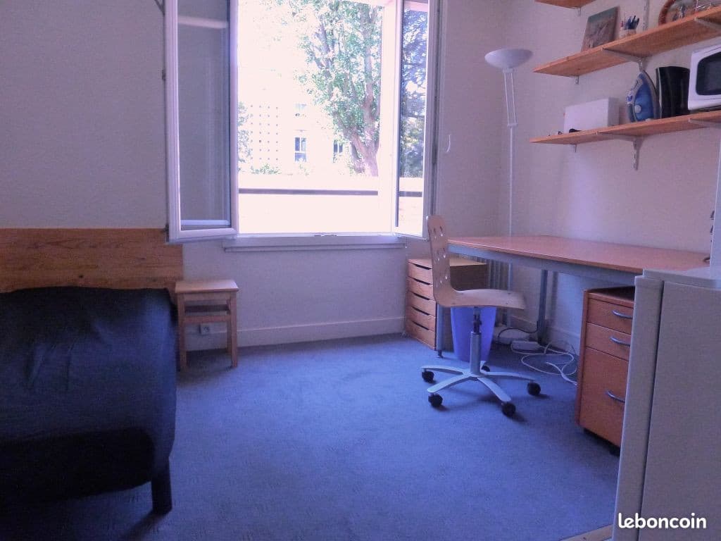 Chambre meublée indépendante pour étudiant(e)