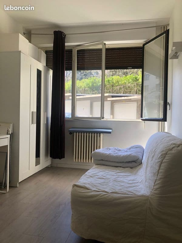 Studette meublée 11 m2 Ville d'Avray