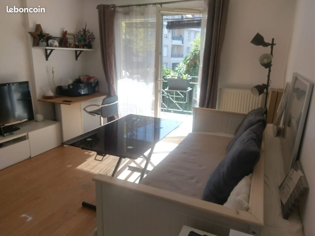 T2 46m2 + balcon + parking – Plein centre Noisy - RER 7 min