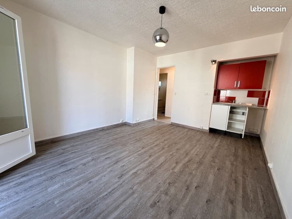F2 balcon parking à louer de suite MELUN