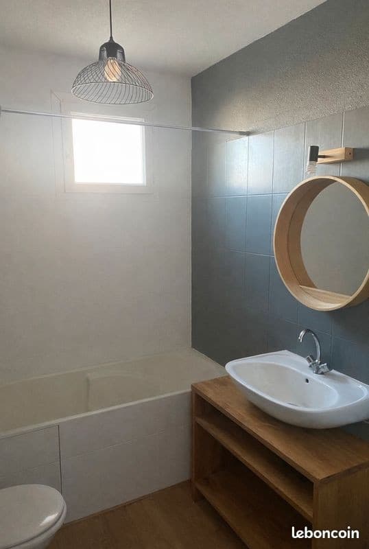 Studio 22m2 avec balcon + parking - très proche université de Pau