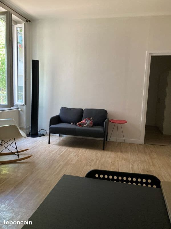 Particulier loue F2 meublé de 43m2 - Clermont-Ferrand centre-ville (Jaude)