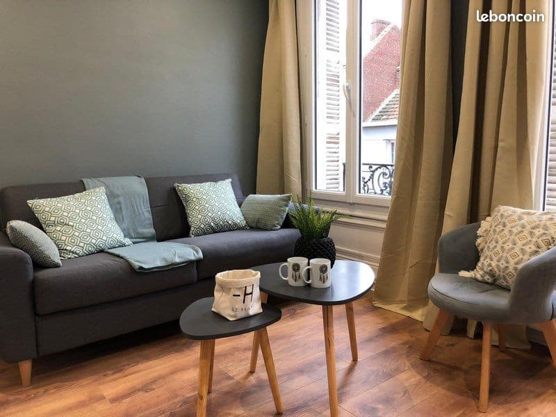 3 Pièces meublé accueillant disponible Quartier Danton - Nice 2 Bedrooms furnished flat available in LH City Center - 610 (English speakers welcomed)