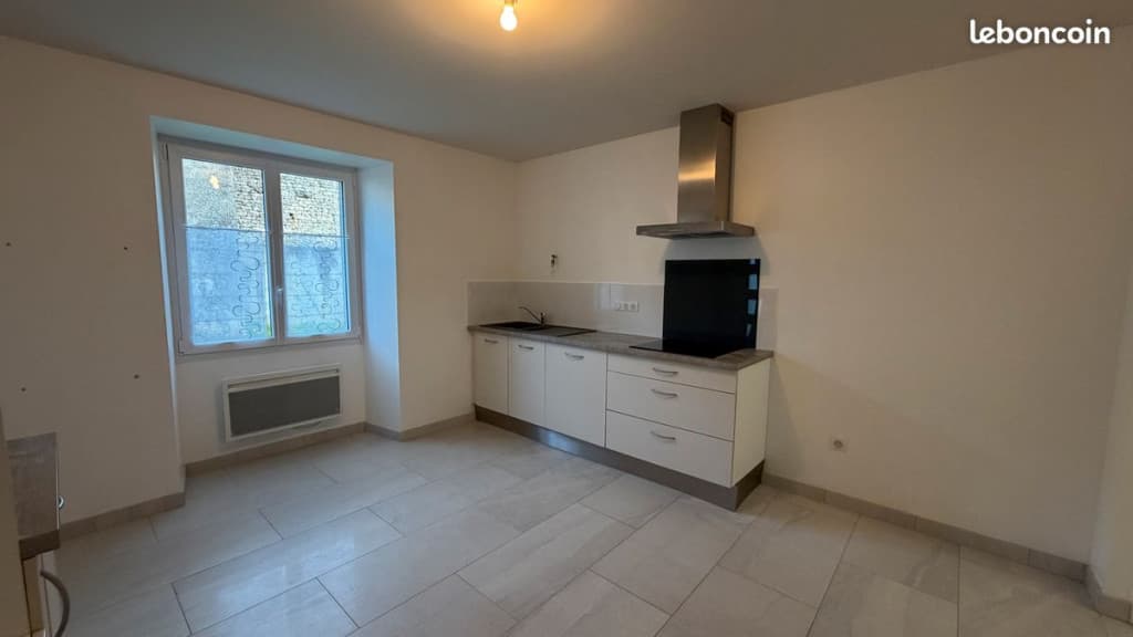 Location maison rénovée en 2018 avec 3 chambres