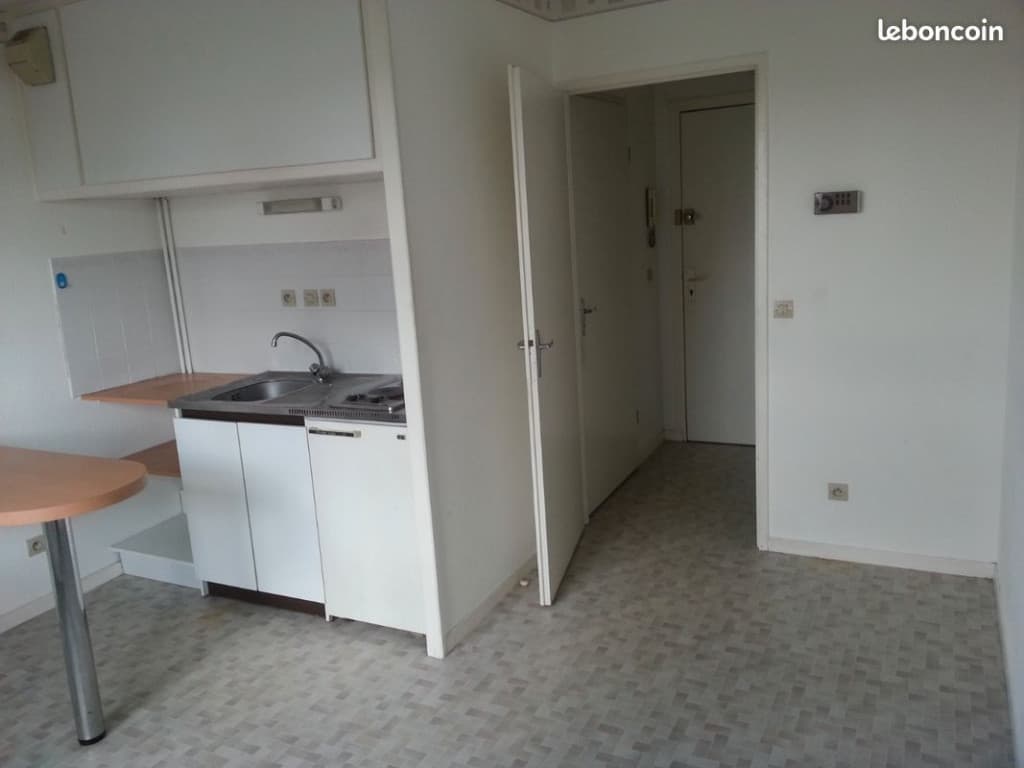 Studio équipé 19m2 apl pkg bld Europe