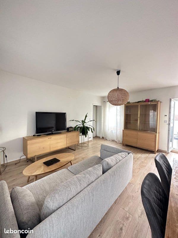 Appartement Meublé 2 Pièces 57m2 avec Terrasse au Centre Ville de Thionville