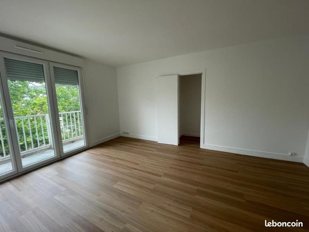Studio 1 pièce 28 m²