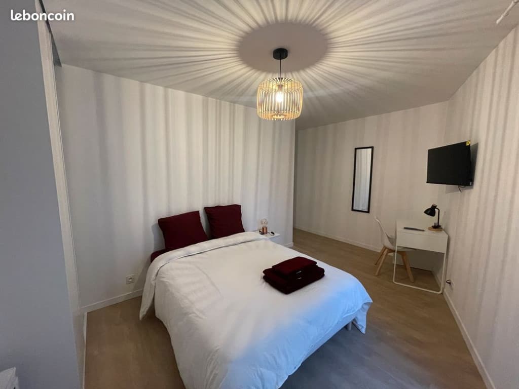 Studio meublé À MONTREUIL