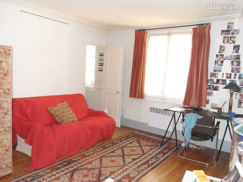 Appartement calme, double vitrage, chauffage et eau chaude collectif