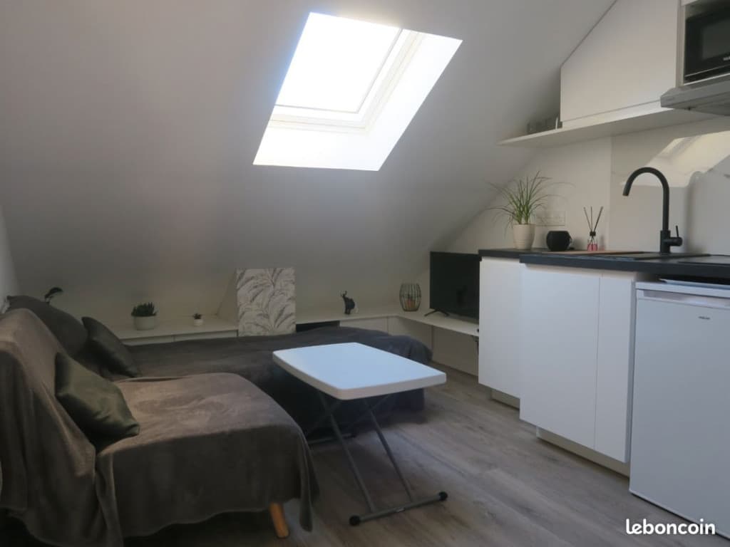 Studette/chambre étudiant chez l'habitant mansardée