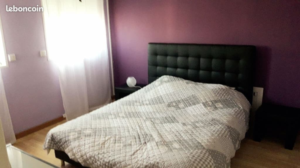 Location de chambre meublée dans maison de ville