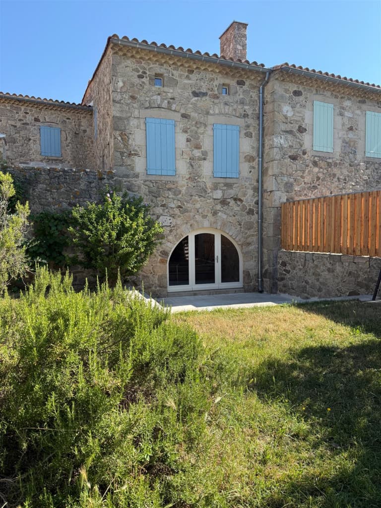 Maison en pierres de 167.35m2 avec terrain à Savas