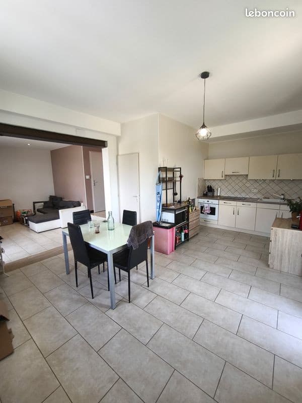 Loue maison 80 m2, 3 ch, garage