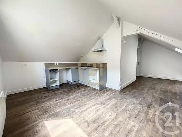 Location appartement 1 pièce 18 m² Montereau-Fault-Yonne (77130) - Superimmo