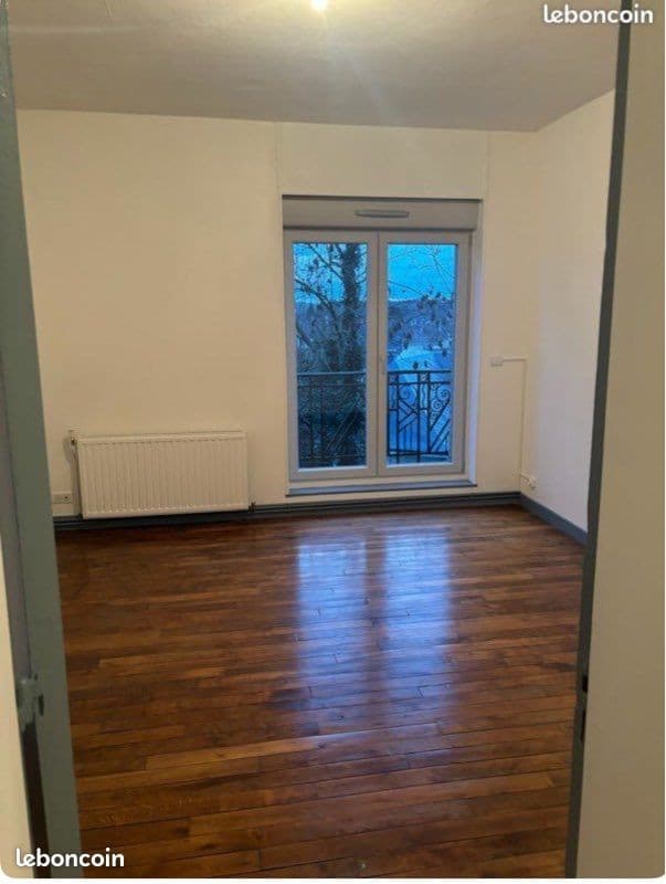Appartement refait à neuf en 2025, 2 chambres, garage possible, cour et terrain