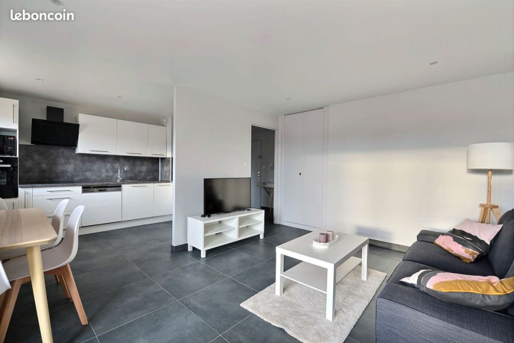 ✨ À LOUER – Appartement meublé 2 pièces avec balcon et parking – Illzach – Résidence sécurisée ✨