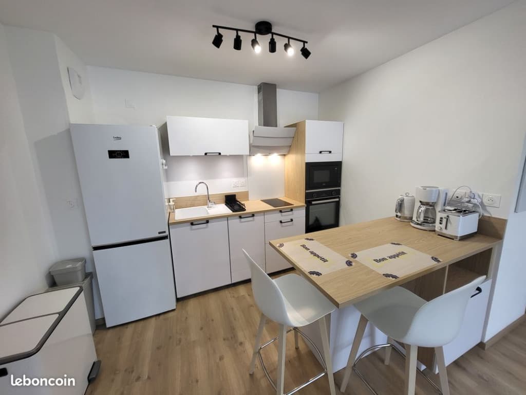 Très bel appartement avec balcon, cave et parking privatif, T2 de 45 m² entièrement refait à neuf aux prestations qualitatives