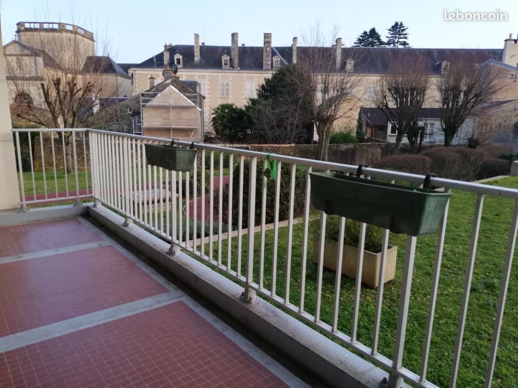 Appartement T3 bis Poitiers centre ville avec grand balcon sur jardin