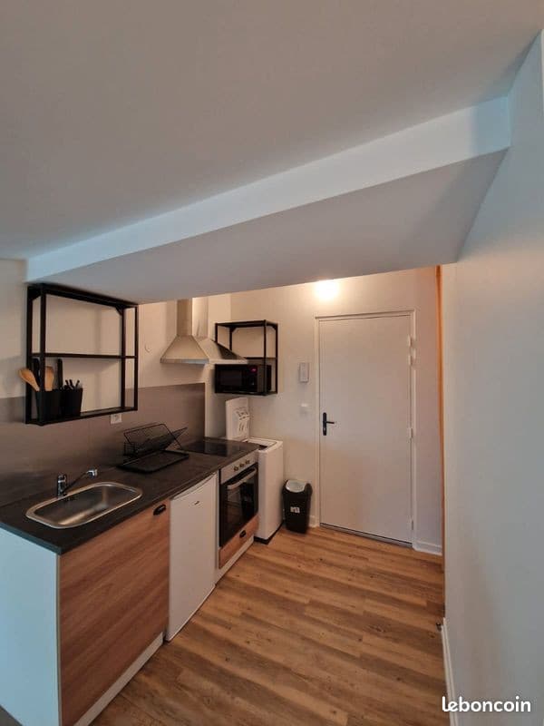Joli studio meublé