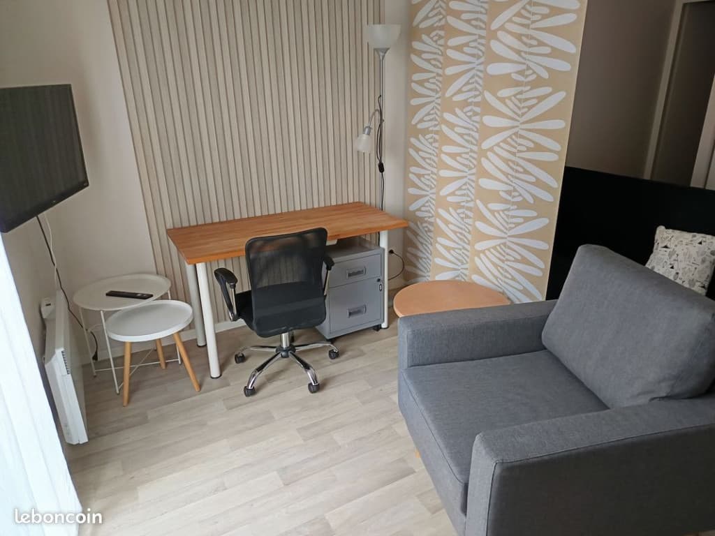 Studio Meublé avec stationnement
