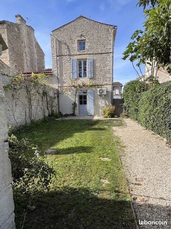 Maison en pierre meublée 60 m² – Niort