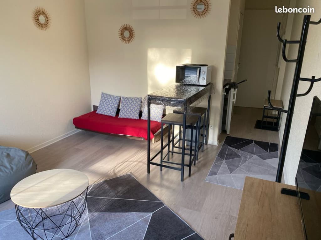 À LOUER - Studio 21.5m² - Niort - PROCHE ECOLES (IUT)