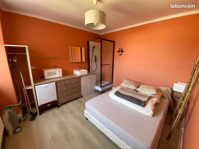 Chambre meublée plein cœur de DK