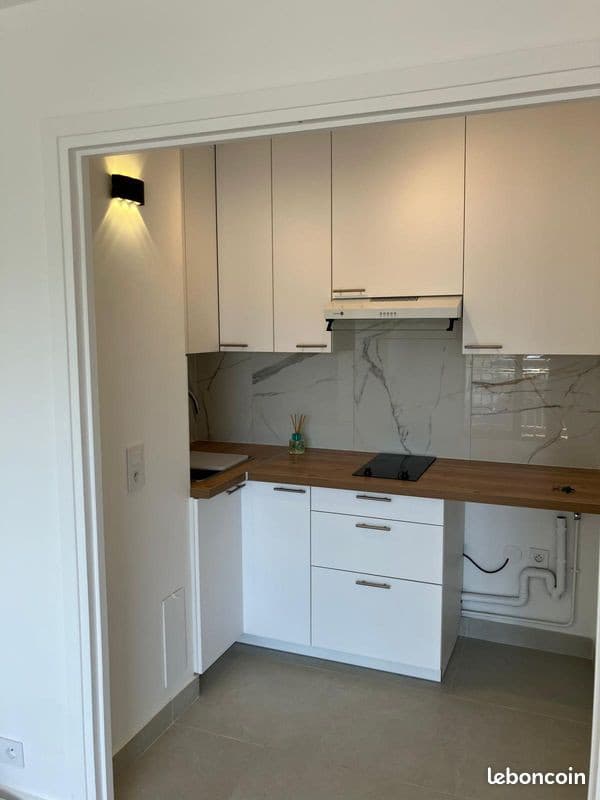 Studio avec Balcon refait à neuf 30m2 Asnières sur seine
