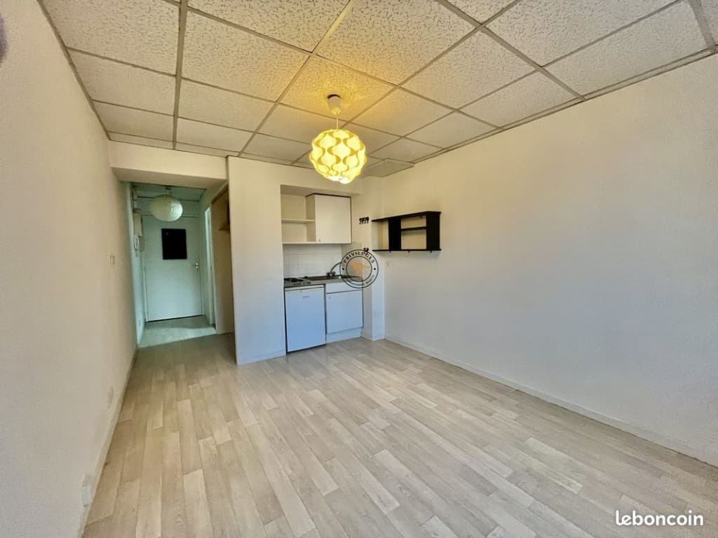 Studio 1 pièce 21 m²