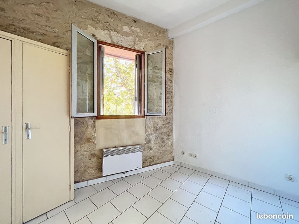 Studio 1 pièce 14 m²