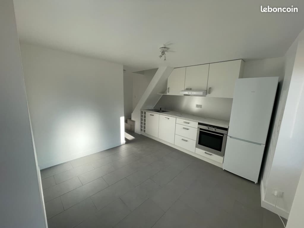 À LOUER – Appartement meublé rénové – Pontvallain