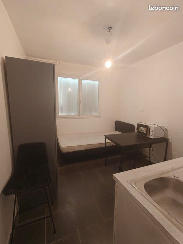 Studio meublé à louer