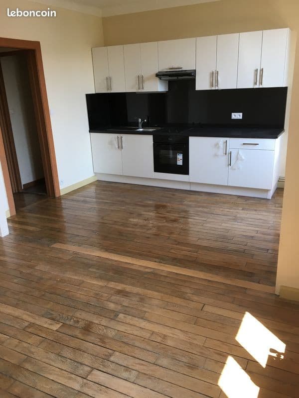 F2 dans petite copropriété calme