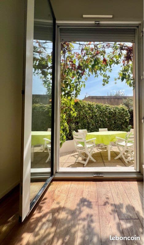 Location T2 avec jardin tropical