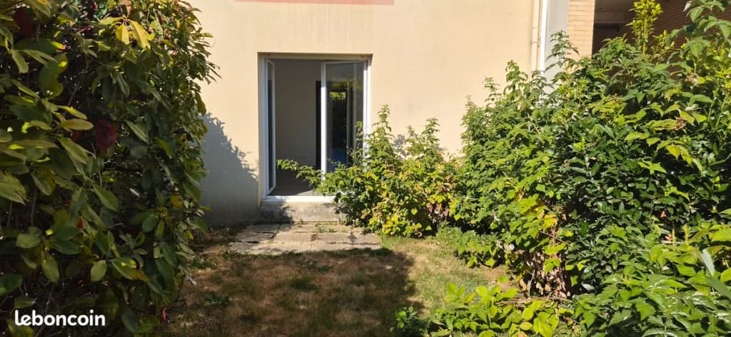 Particulier loue T2 chambre séparée