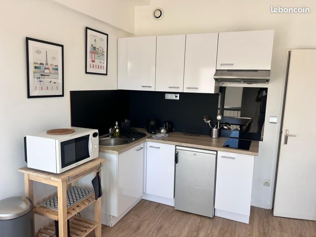 Studio meublé 23 m² – Proche canal Saint-Martin – Parking sécurisé