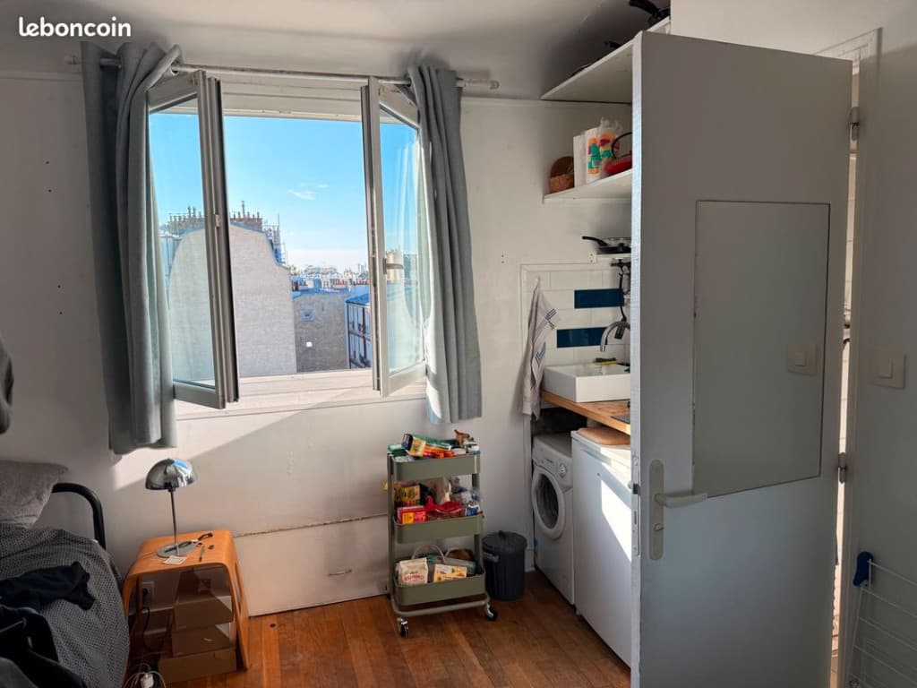 Studio 12 m² au calme – Paris 18e – Place de Clichy – 700 tout compris