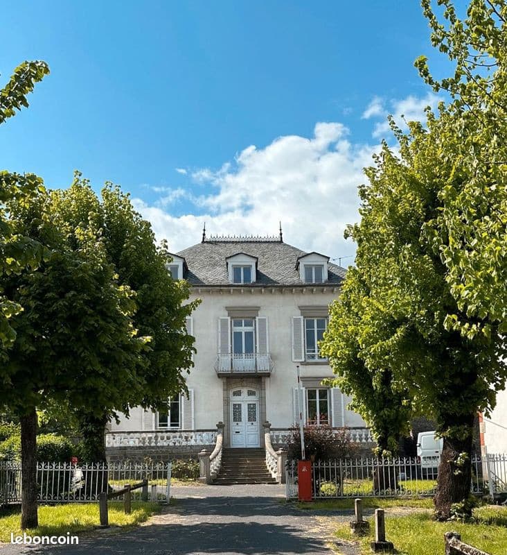 Location Appartement Meublé – 45 m² – Aurillac (proche hôpital)