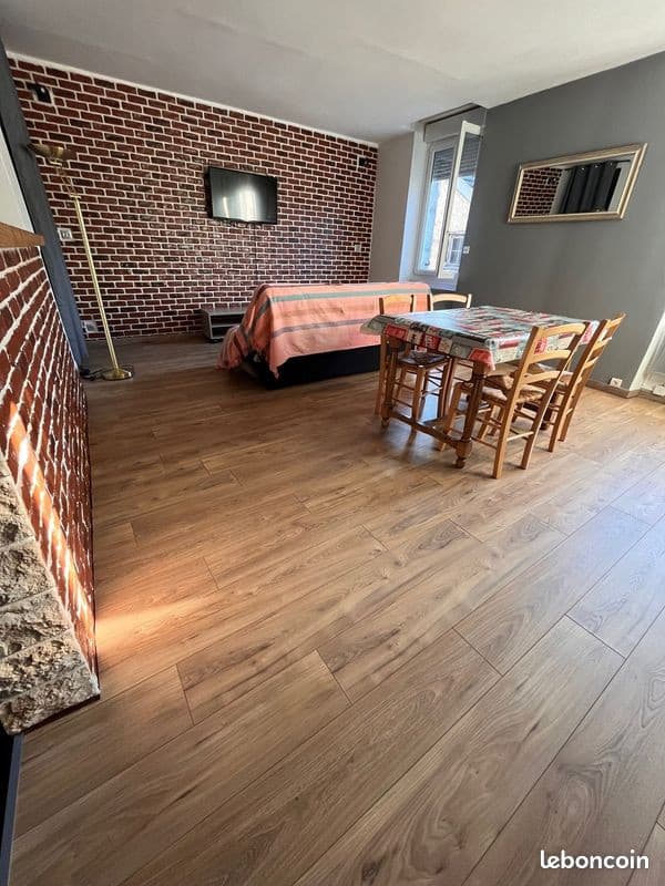 Appartement de 65m2 plein centre ville de Salins les Bains face au casino
