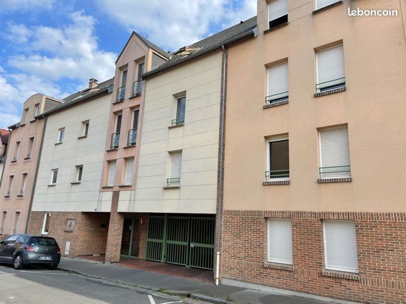 Duplex F3 d'exception – 84 m² Loi Carrez (104 m² au sol) – Dernier étage avec ascenseur – Parking – Quartier Saint-Anne