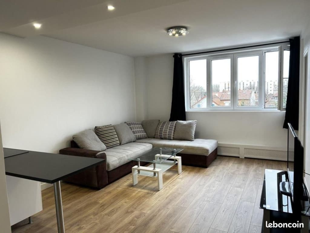 Chambre 1 pièce 50 m²