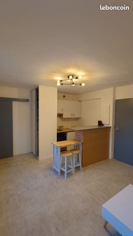 Superbe studio meublé 30 m² - Refait à neuf - Idéal étudiant - Proche Université Valence
