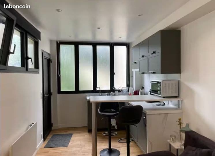 Studio rénové à deux pas de la gare