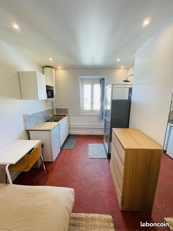Charmante Chambre de Service refaite à neuve