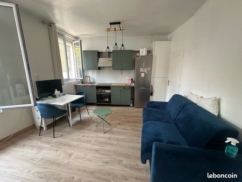 F2 à Nanterre - 15 en bus de la défense - refait à neuf