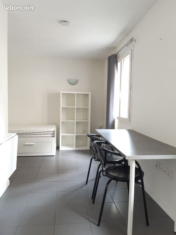 Location studio 18m² Maisons-Alfort (École vétérinaire)