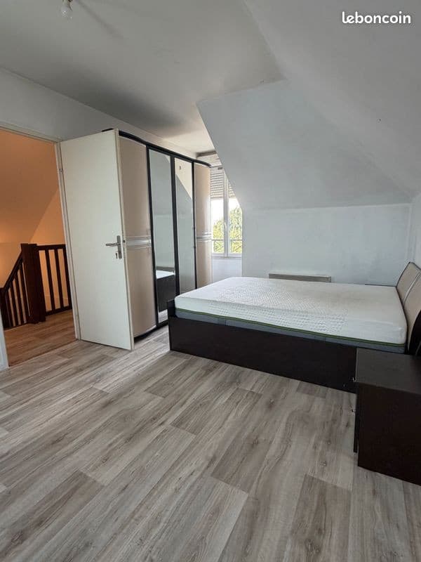 Suite 19m² avec salle d'eau privative — proche de la Gare de Lieusaint/Moissy, colocation calme